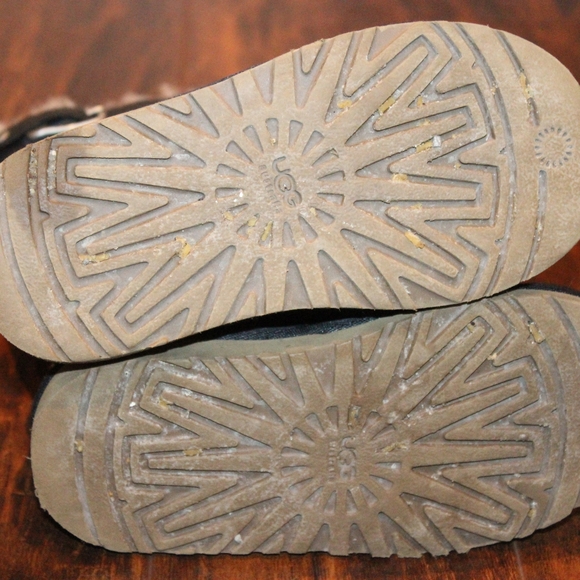 UGG Black Lined Boots Size 11 - Picture 4 of 4